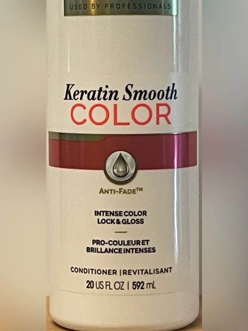 TRESemmé Keratin Smooth Color Conditioner - White with Red Accent